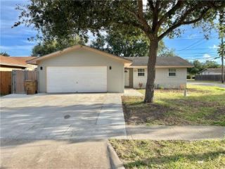 Foreclosed Home - 5801 TANGLEWOOD DR, 78412
