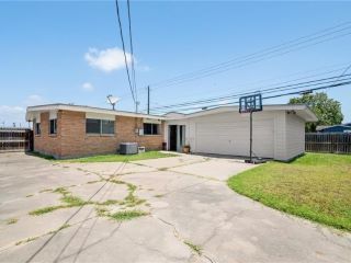 Foreclosed Home - 1302 PRINCE DR, 78412