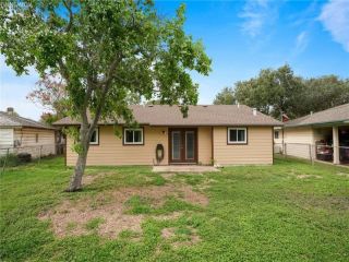 Foreclosed Home - 3214 LARIAT LN, 78415