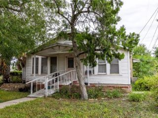 Foreclosed Home - 319 W 13TH ST, 78572