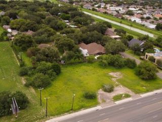 Foreclosed Home - 2405 N SHARY RD, 78574