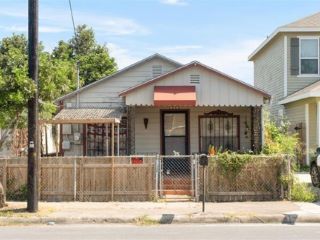 Foreclosed Home - 207 W CLARK AVE, 78577