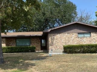 Foreclosed Home - 709 LEWIS DR, 78611