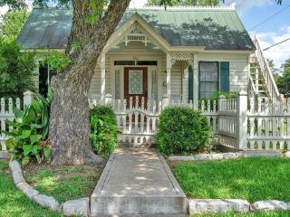 Foreclosed Home - 202 S ACORN ST, 78624