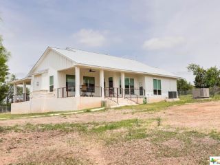 Foreclosed Home - 399 FLORES CREEK RD, 78624