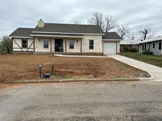 Foreclosed Home - 1206 HICKORY ST, 78643