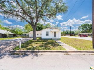 Foreclosed Home - 521 S OAK AVE, 78648