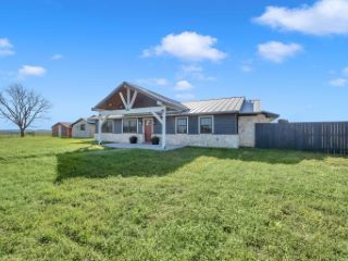 Foreclosed Home - 941 COUNTY ROAD 402, 78654