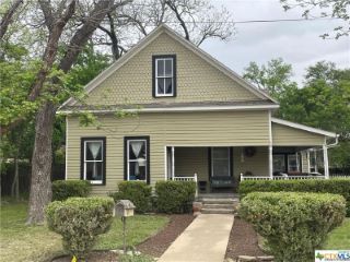 Foreclosed Home - 1310 ACADEMY ST, 78666