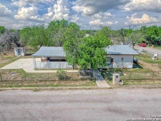 Foreclosed Home - 622 E BEXAR ST, 78839