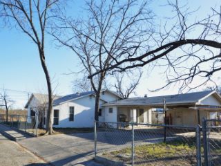 Foreclosed Home - 911 CANTU ST, 78840
