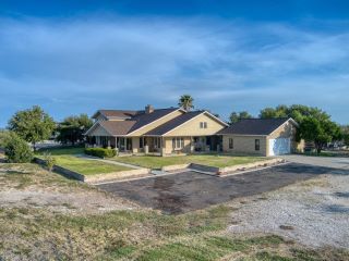 Foreclosed Home - 6281 W US HIGHWAY 90, 78840