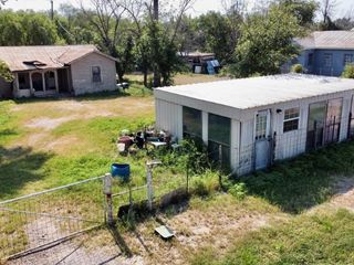 Foreclosed Home - 20214 N HIGHWAY 277, 78877