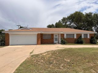 Foreclosed Home - 500 W HALSELL ST, 79027
