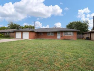 Foreclosed Home - 214 ELM ST, 79045