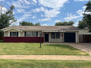 Foreclosed Home - 1117 W 28TH ST, 79072