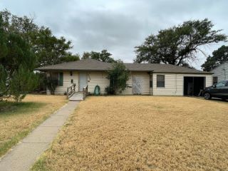 Foreclosed Home - 116 SE 9TH ST, 79072