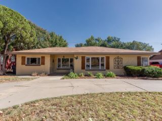 Foreclosed Home - 1511 S FANNIN ST, 79102