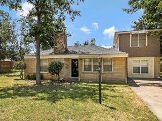 Foreclosed Home - 105 N GOLIAD ST, 79106