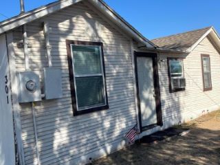 Foreclosed Home - 307 E CENTRAL AVE, 79108
