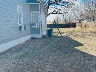 Foreclosed Home - 411 N 16TH ST, 79245