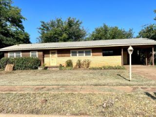 Foreclosed Home - 422 S IVY ST, 79322