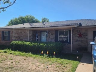 Foreclosed Home - 302 W 10TH ST, 79329