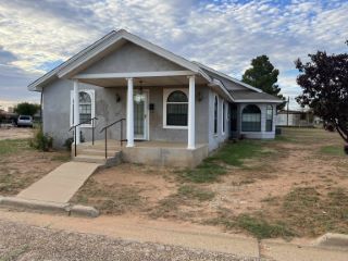 Foreclosed Home - 508 S 7TH ST, 79331