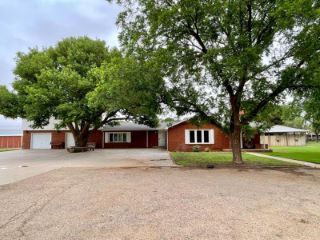 Foreclosed Home - 822 N HIGHWAY 385, 79336