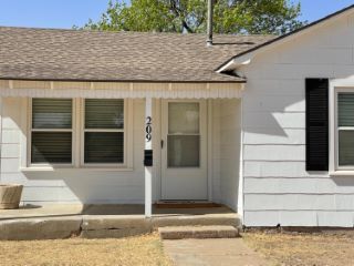 Foreclosed Home - 209 14TH ST, 79336