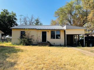 Foreclosed Home - 1120 W 4TH ST, 79339