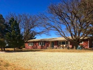 Foreclosed Home - 1037 W FM 303, 79345