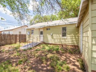 Foreclosed Home - 925 W DICKENS ST, 79364
