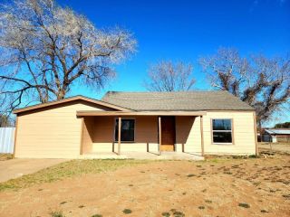 Foreclosed Home - 100 N 4TH ST, 79364