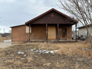 Foreclosed Home - 940 S 4TH ST, 79364