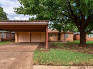Foreclosed Home - 845 N 17TH PL, 79364