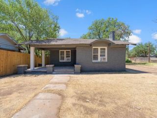 Foreclosed Home - 1803 18TH ST, 79401