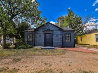 Foreclosed Home - 1918 17TH ST, 79401