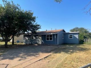 Foreclosed Home - 1816 E 25TH ST, 79404