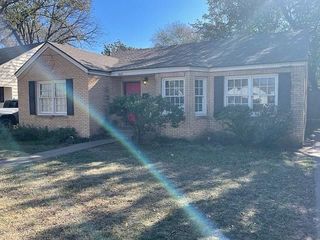 Foreclosed Home - 2619 25TH ST, 79410