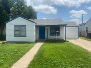 Foreclosed Home - 1521 28TH ST, 79411