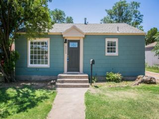 Foreclosed Home - 2209 27TH ST, 79411