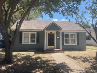 Foreclosed Home - 2305 27TH ST, 79411