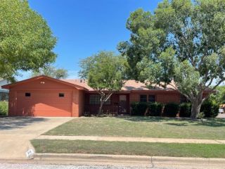 Foreclosed Home - 2302 52ND ST, 79412