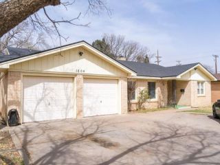 Foreclosed Home - 1604 55TH ST, 79412