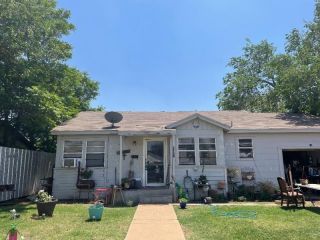 Foreclosed Home - 2021 65TH ST, 79412