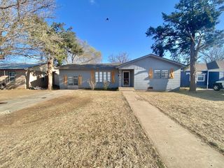 Foreclosed Home - 1910 47TH ST, 79412