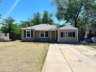 Foreclosed Home - 1513 40TH ST, 79412