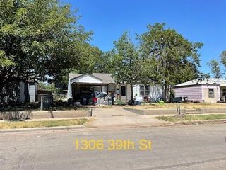 Foreclosed Home - 1306 39TH ST, 79412