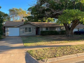 Foreclosed Home - 1930 68TH ST, 79412
